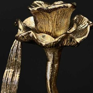 شمعدان دکوراتیو کد CH-08 طلایی نزدیک