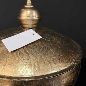 ظرف مصرفی برنجی نزدیک