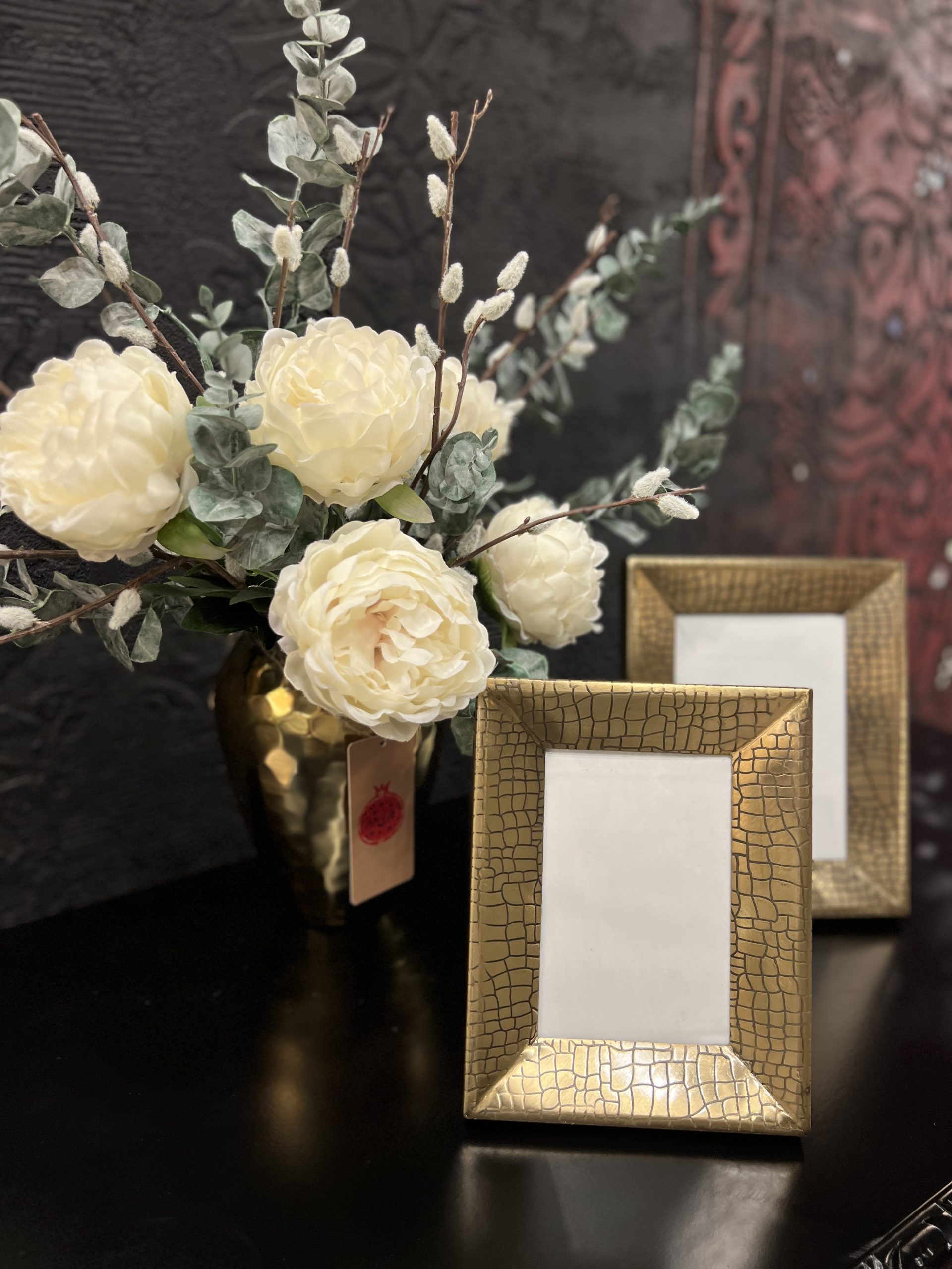 aluminum-photo-frame-gold قاب عکس آلومینیومی به رنگ طلایی پوست ماری