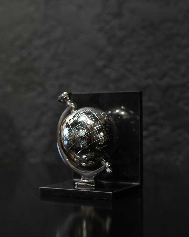 decorative-globe-stand استند کره زمین